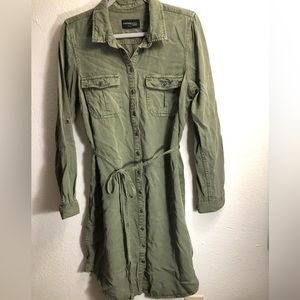 Olive green Parusco relaxed shirt dress with tie
